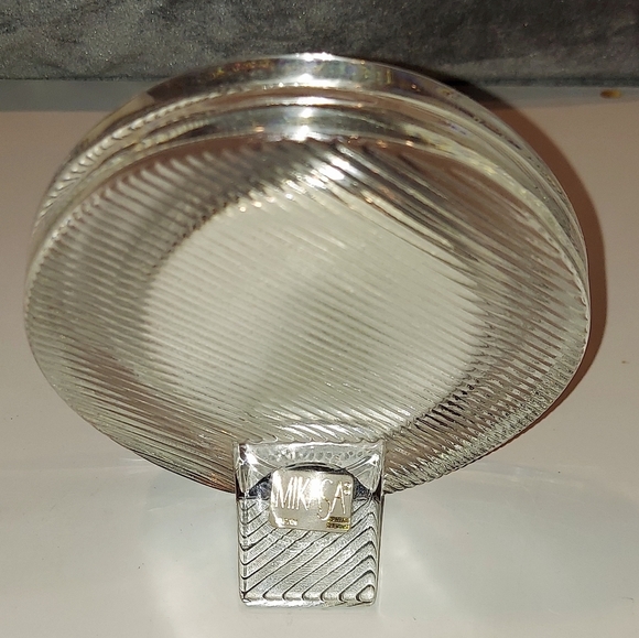 NIB VINTAGE MIKASA ETCHED CRYSTAL OVAL WEDDING PICTURE FRAME MADE IN GERMANY - Picture 4 of 8